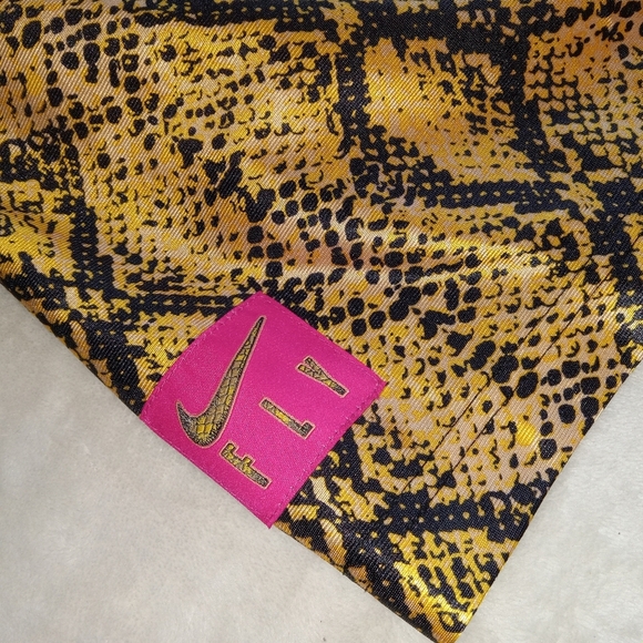 Nike NWT Black & Gold Snake Skin Print "FLY" Dri-Fit Basketball Shorts size S - Picture 4 of 10